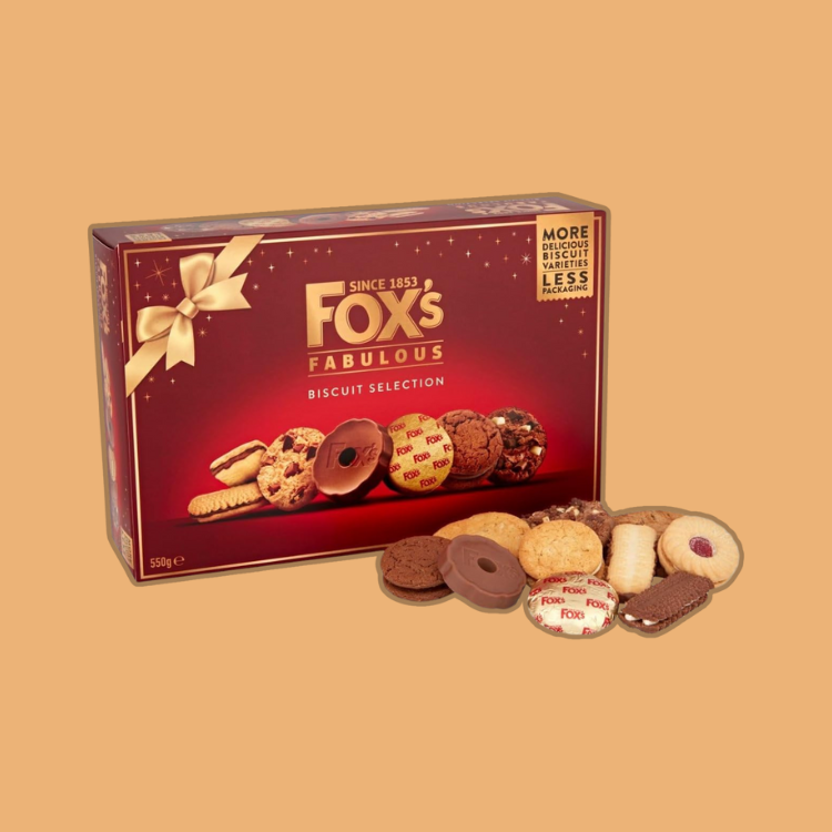Packaging and arrangement of Fox's Fabulous 550g biscuits